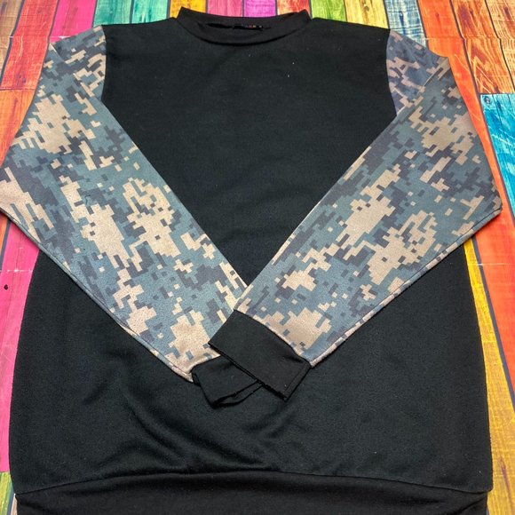 CLRS Other - CLRS Camo Sleeved Sweatshirt - Mens Medium
